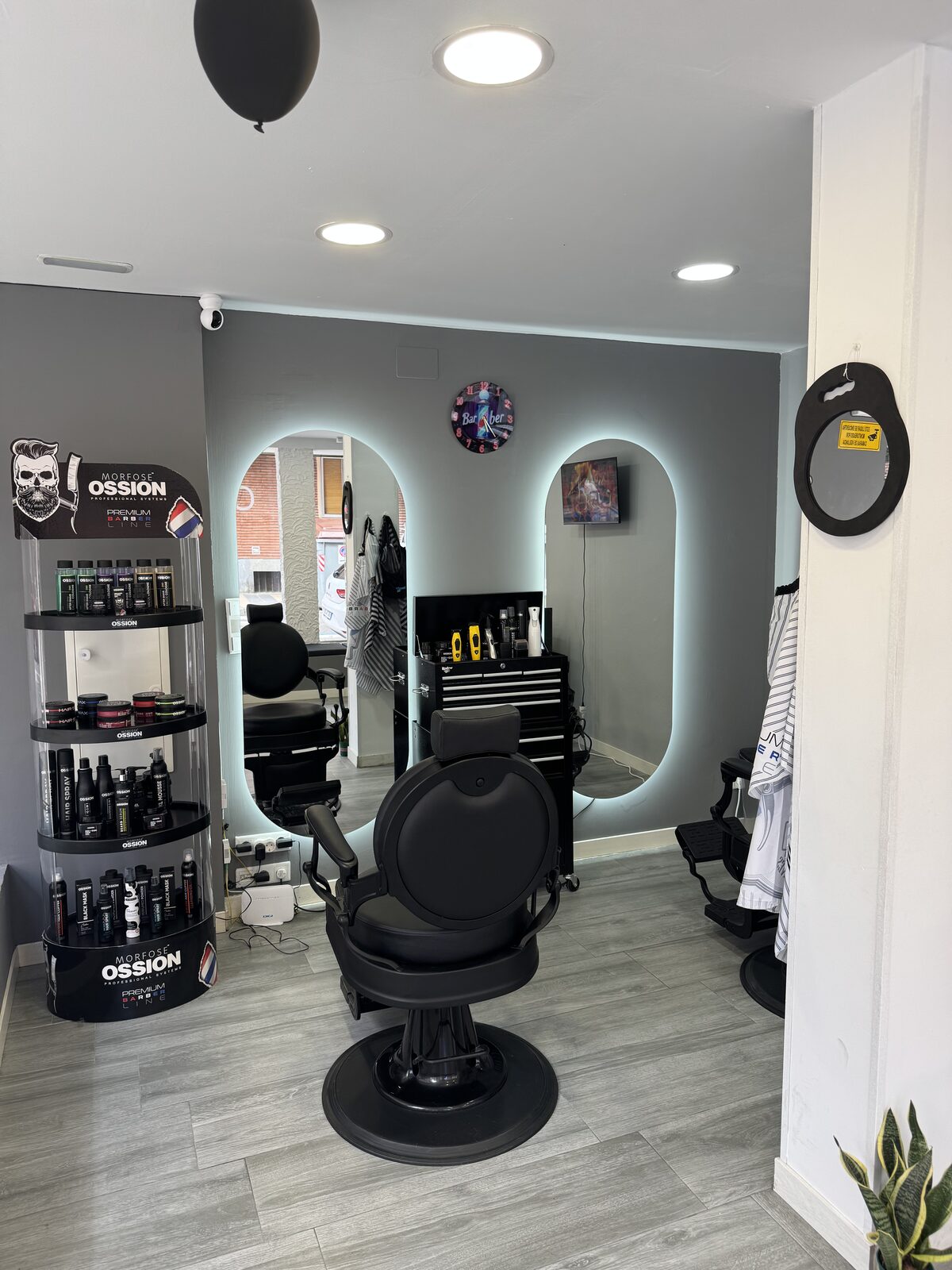 Interior de Positivo Barber 5