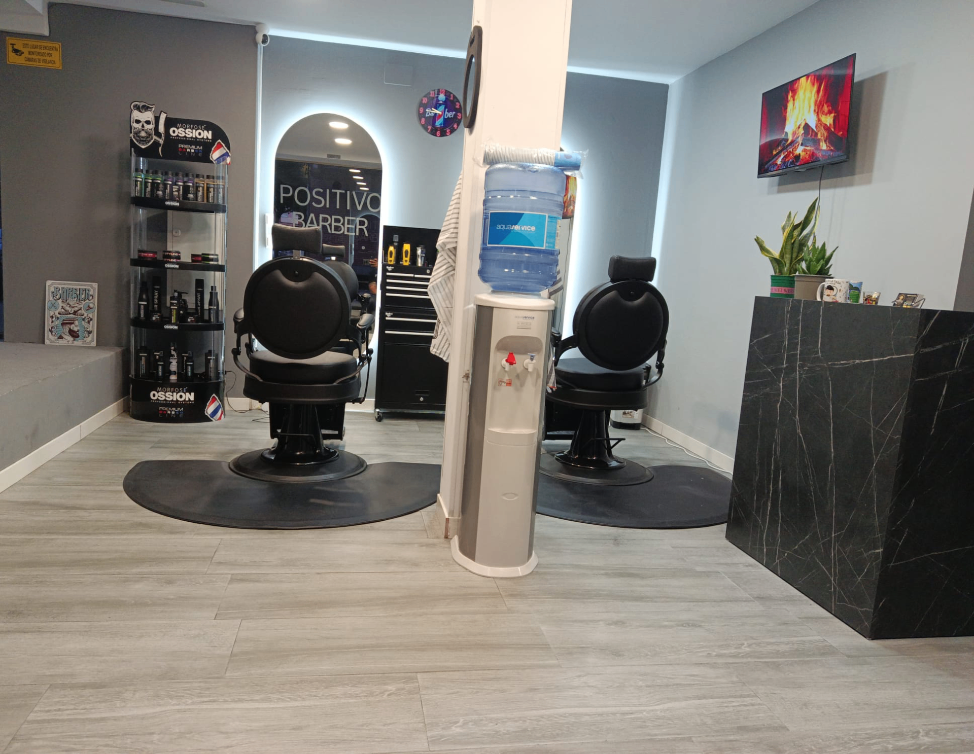 Interior de Positivo Barber 6